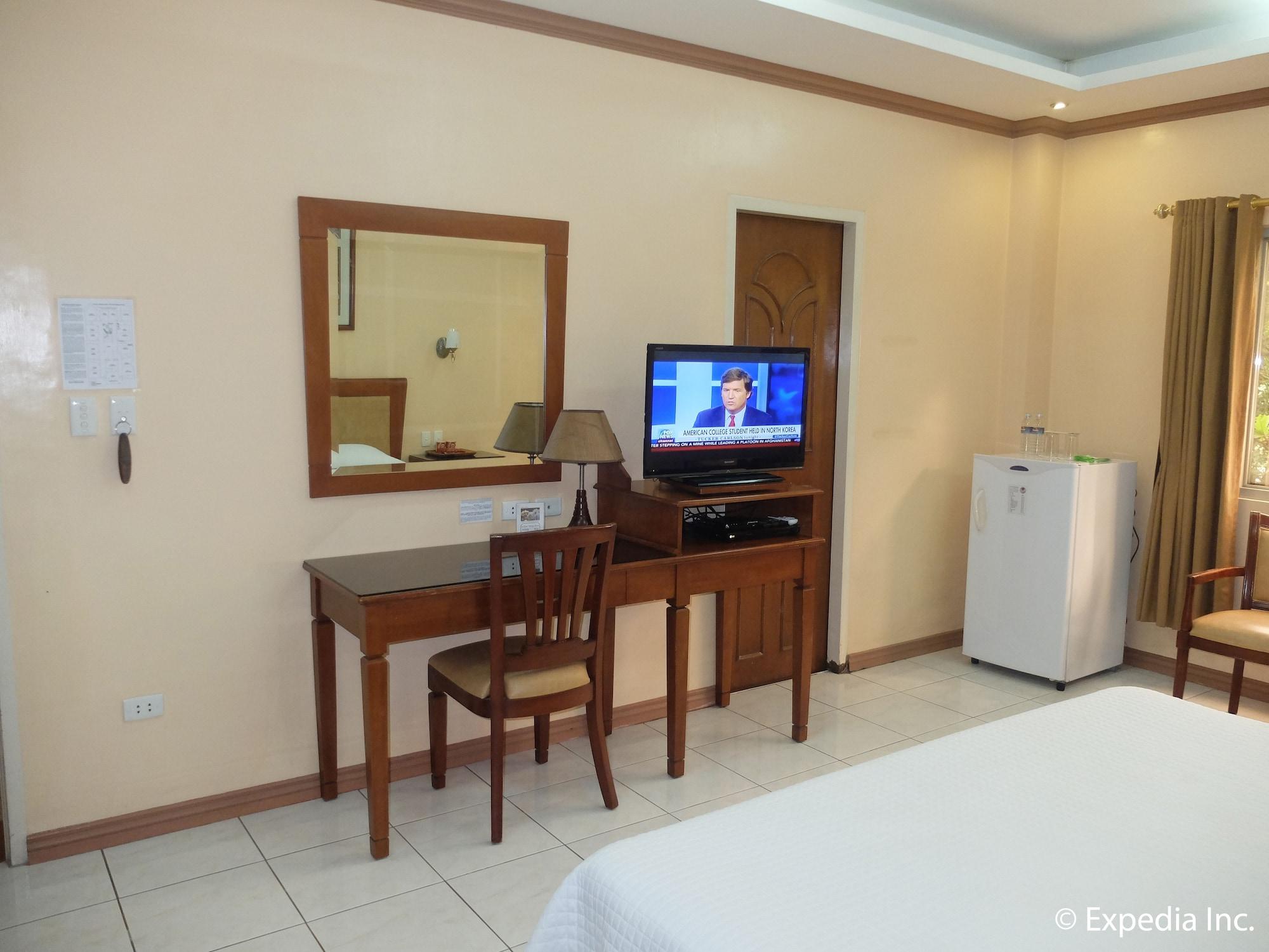 Pacific Breeze Hotel And Resort Angeles Ngoại thất bức ảnh