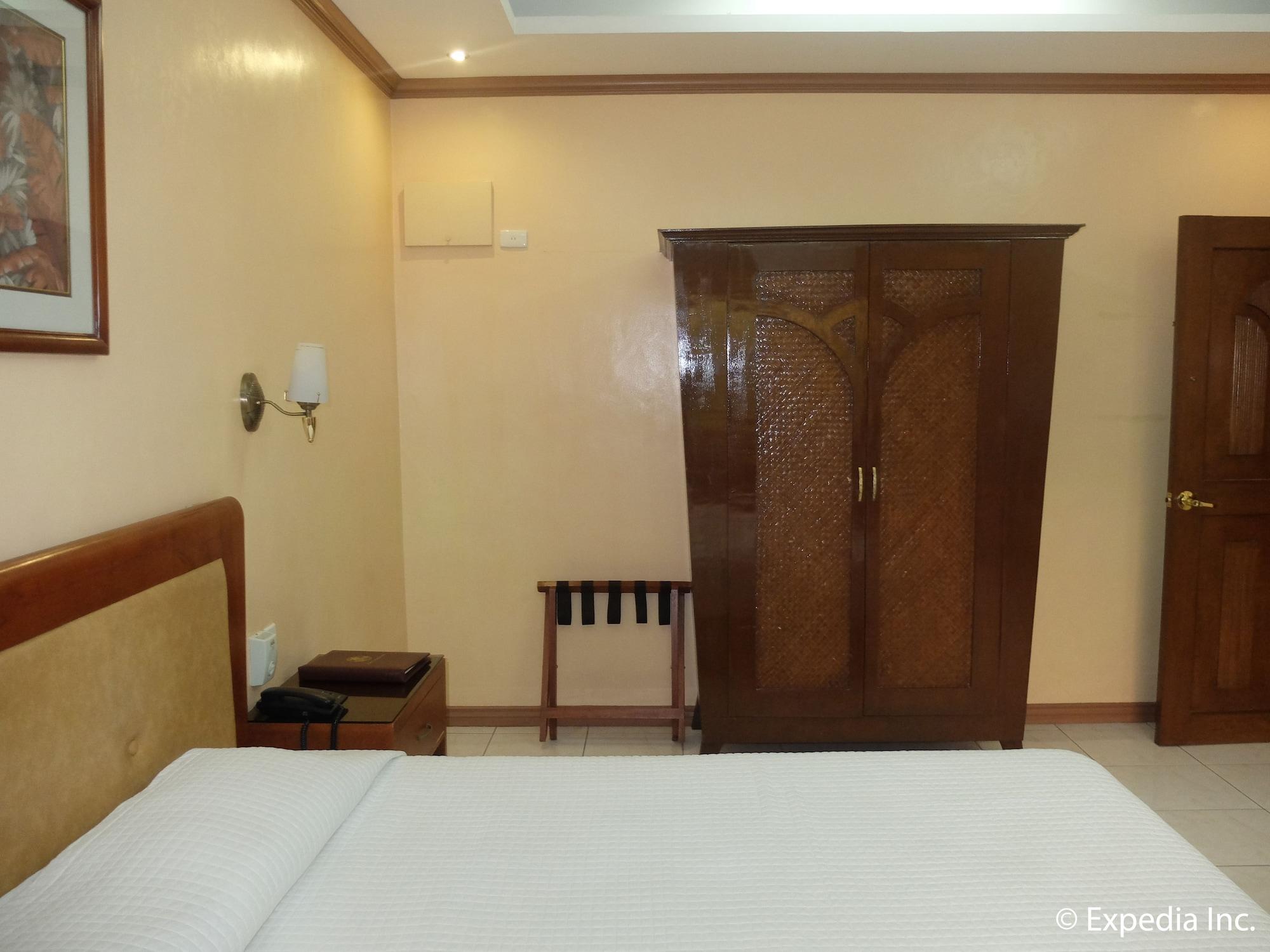 Pacific Breeze Hotel And Resort Angeles Ngoại thất bức ảnh