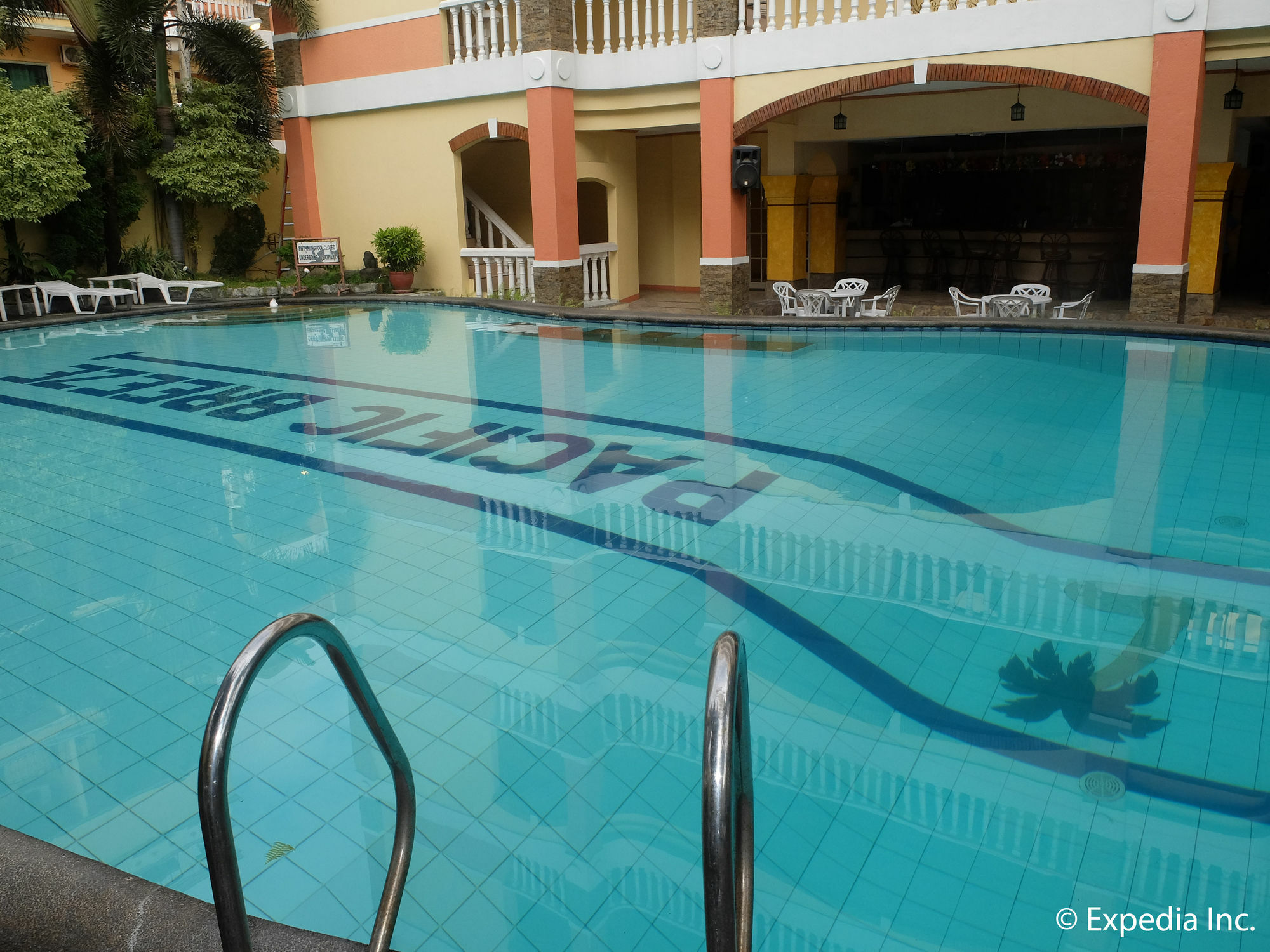 Pacific Breeze Hotel And Resort Angeles Ngoại thất bức ảnh